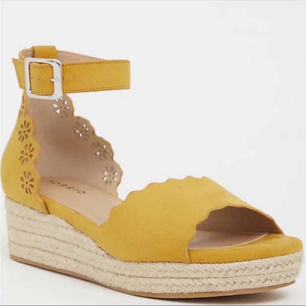 NWT TORRID | Mustard Yellow Scalloped Espadrille Flatform Shoes Sz. 11 Wide